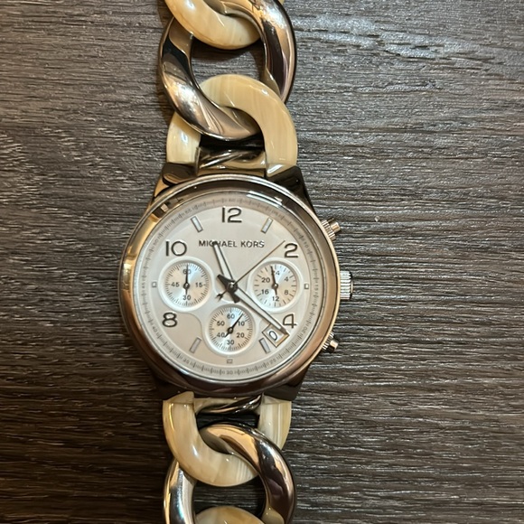 Michael Kors Watch, Model 4263 - Picture 2 of 6